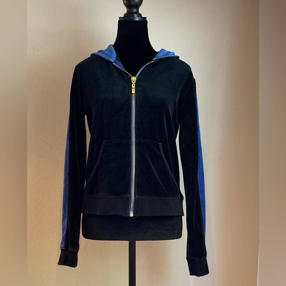 Beautiful activewear,, jacket and pants included